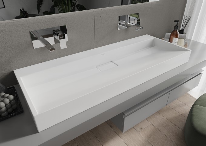 Torneiras de parede brancas