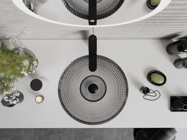 Tampo branco de armário de casa de banho