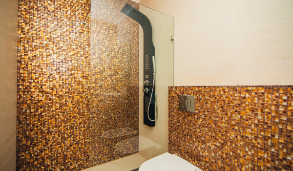 Como escolher um painel de duche?