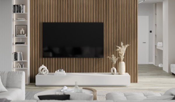 Sala com ripas na parede