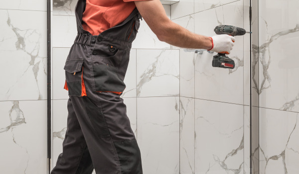 Como regular portas em cabinas de duche?