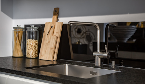 Lavatório de granito, aço ou cerâmica?