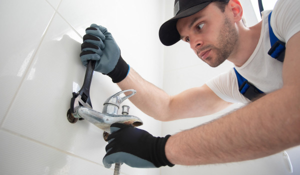 Como instalar um resguardo de duche?