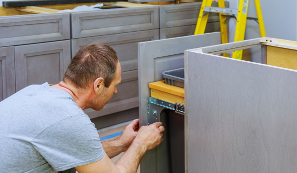 Balde de lixo debaixo do lava-loiças? Não necessariamente!