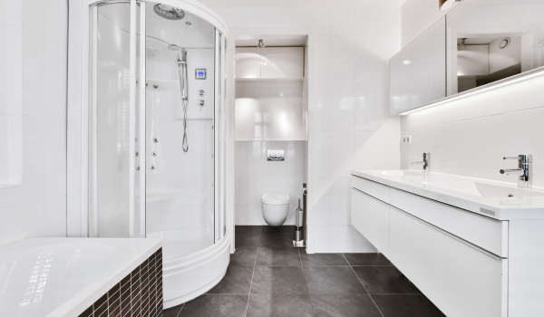 Cabines de duche com ou sem base?