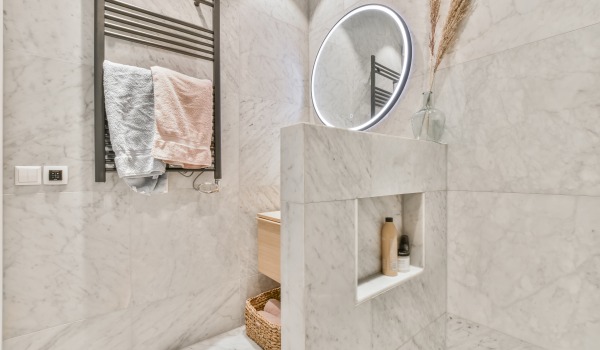 Danos em azulejos - como mascarar uma telha rachada