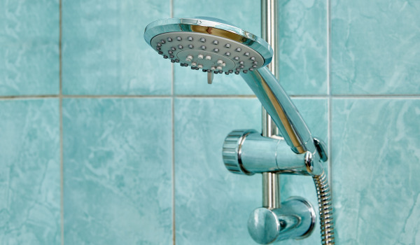Porque instalar suportes de chuveiro?